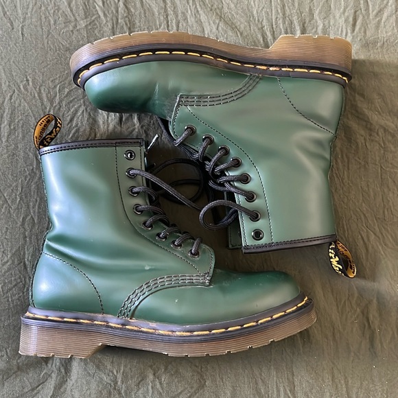 Dr. Martens | 1460 Smooth Leather Lace Up Boots - Picture 2 of 9